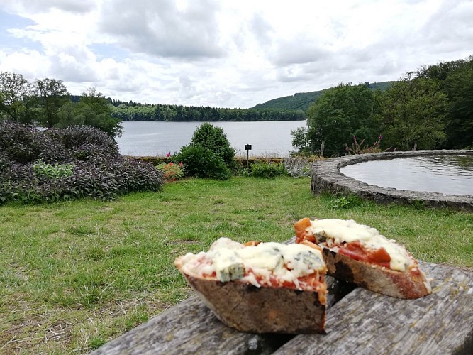 La Pierre à pain de l'île de Vassivière