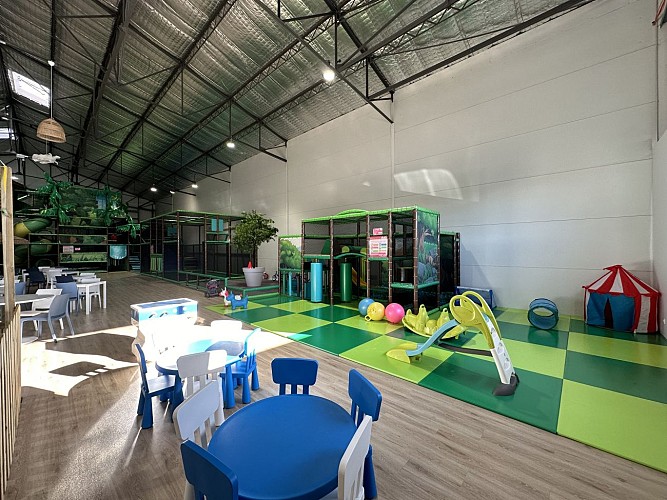 bressuire-la-cabane-de-mario-espace-de-jeux-1-3-ans