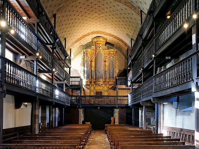 Village de Saint Etienne de Baigorry - intérieur église avec orgue