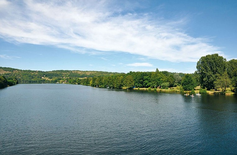 camping-Tremolat-plan-eau