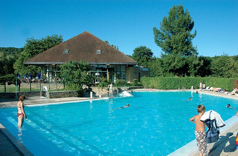 camping-Tremolat-piscine-restaur1