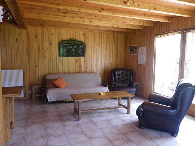 Meublé de tourisme Guilhe-salon_5