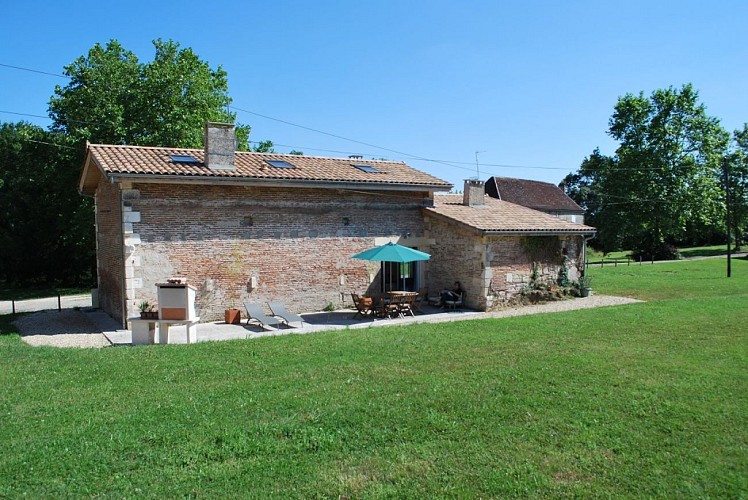 Gîte-Lacombe-Eygurande-arrière