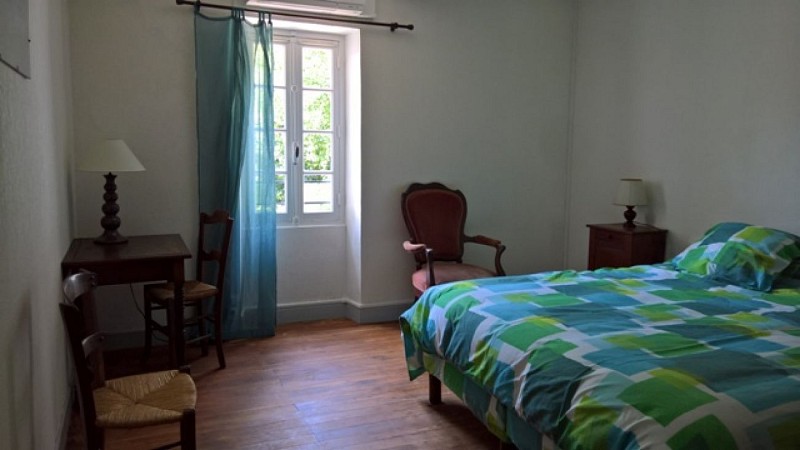 09a---Chambre-2---Vue-ensemble---Gauche---11-juillet-19