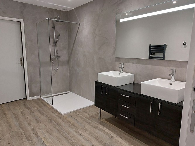 2024 - CREO - La grange du Poutic - Salle de bain - © Le Poutic