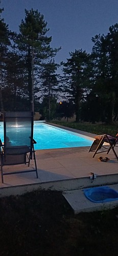 armillac-moulin de roc-piscine et salon de jardin