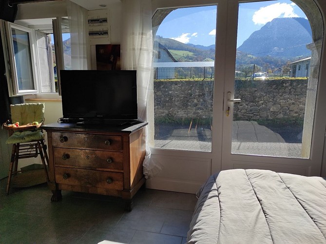 Vue sur les montagnes depuis le salon