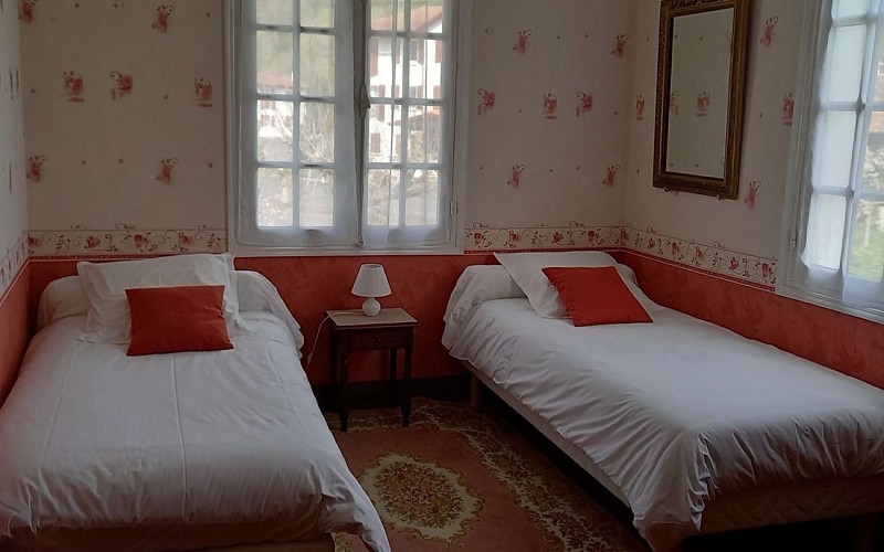 maison francoise plaa chambre lit jumeaux baigorri