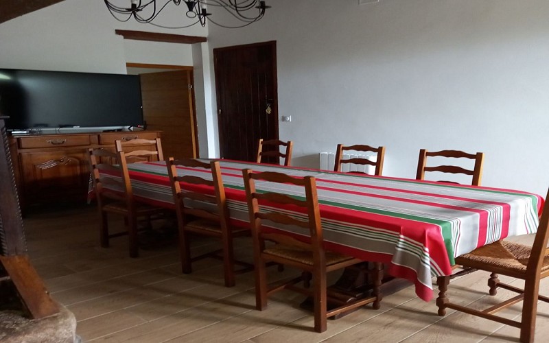 Trompechenia-salle-a-manger-Bidarray-2