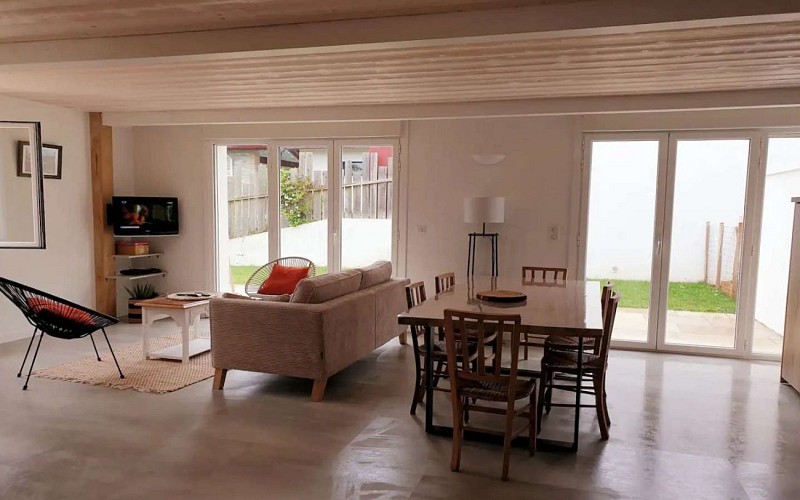 628fa60c-31d3-4303-9389-57a46d385f88