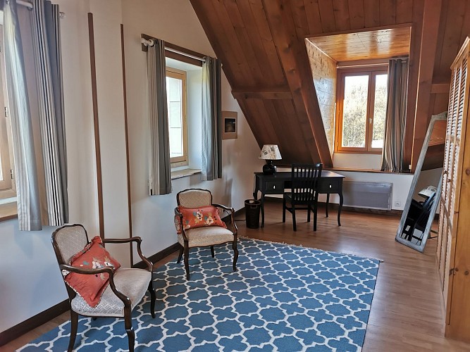 Chambre parentale : espace bureau