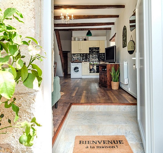 ENGLISH ONLINE WITH TANIA (3000 × 3000 px) (1280 × 1200 px) - 1