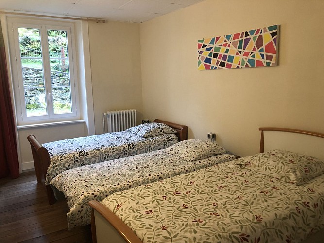 La chambre 2 à 3 personnes 3