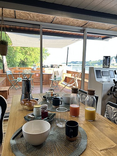 Gite fluvial Toue Père et Fils – EntreNous