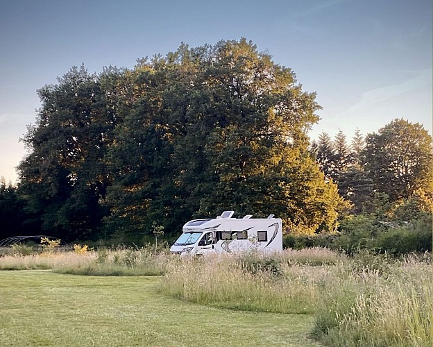 Motohome-Le-Ranch-Camping-et-Glamping-scaled