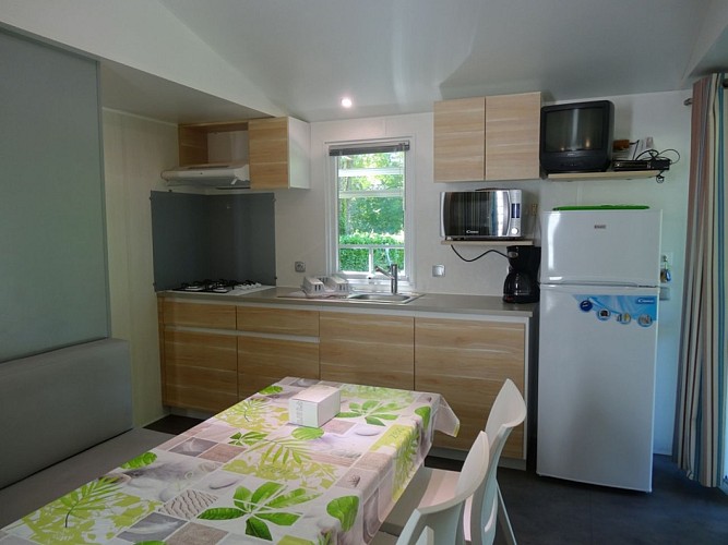 Camping-Le-Plein-Air-Neuvicois---Interieur-Mobil-Home--2-