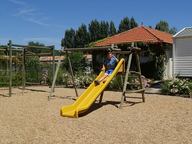 camping-le-plein-air-neuvicois-neuvic-2015--9-