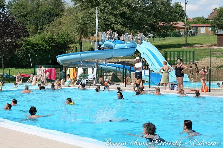 Piscine et bassin aquarécréatif d'été de Lubersac_2