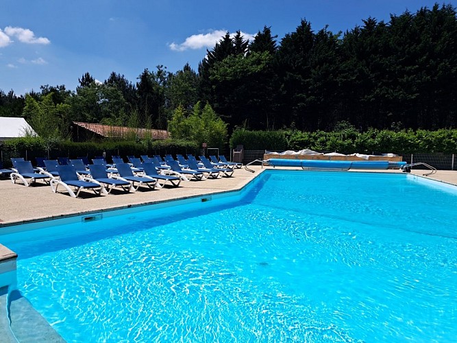 piscine camping pins soleil 2024