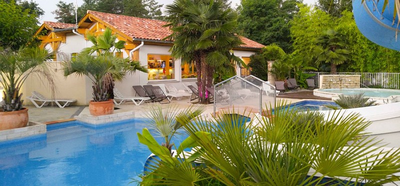 les platanes st geours piscine