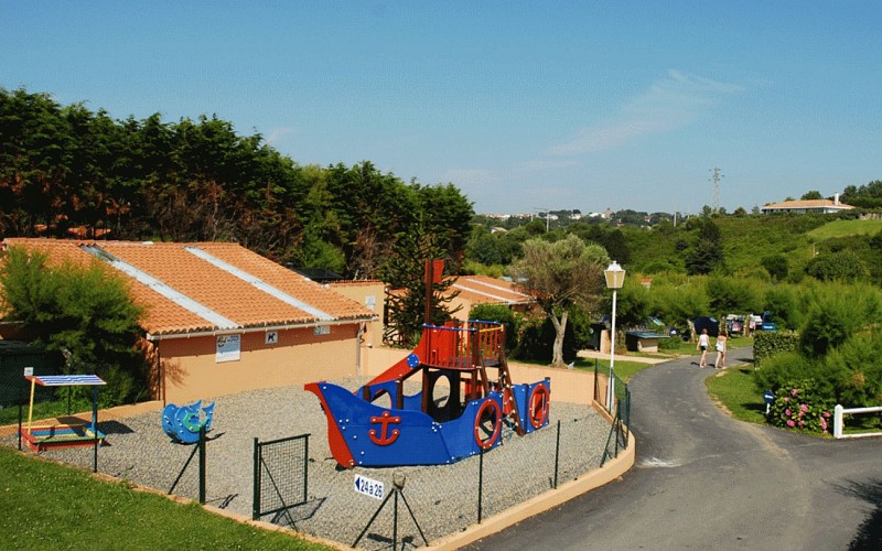 camping-tamaris-jeux1440