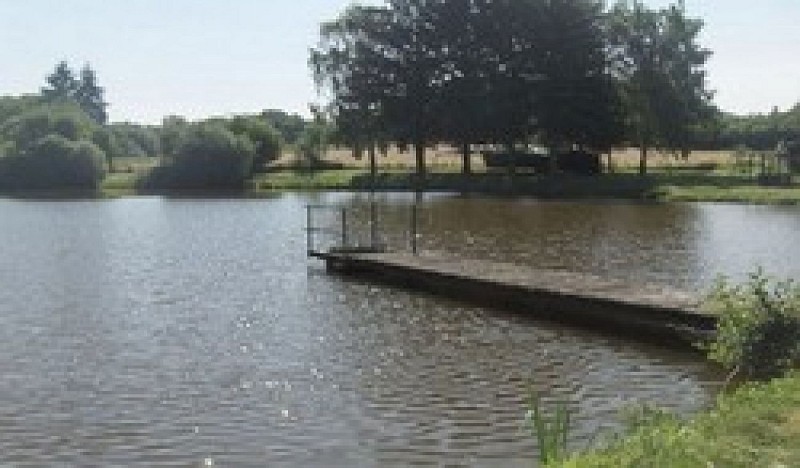 Etang de pêche communal de St Genest sur Roselle