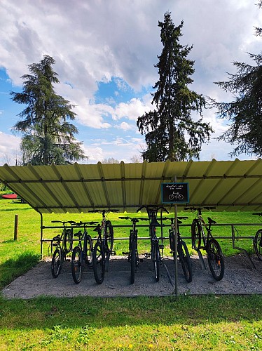 Camping Aire du Grand Pré - St Pierre de Maillé
