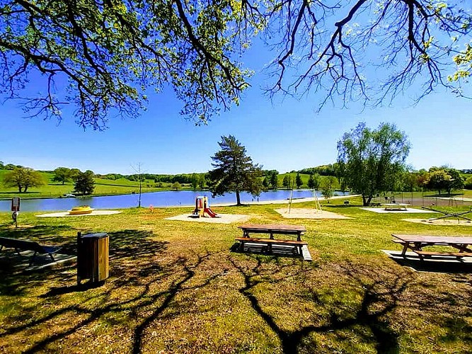 Plan d'eau de baignade de "Montréal" à Saint Germain Les Belles