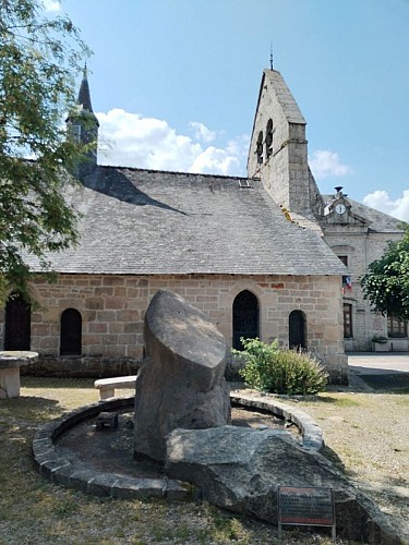 Eglise et fontaine Bugeat © Valérie Pigerol