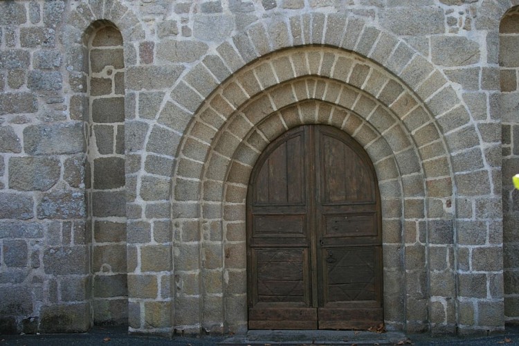 Eglise Saint Pierre Saint Paul de Bazelat