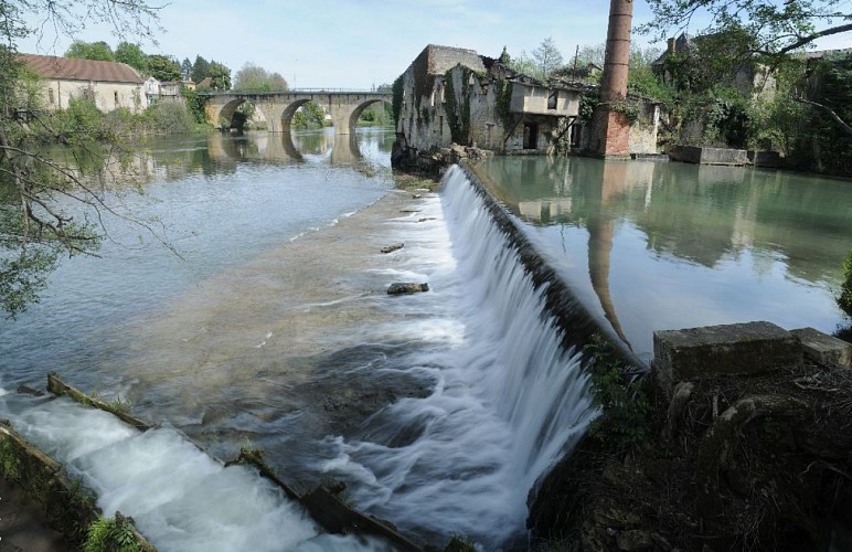 Balade patrimoine dans village papetier de Couze et Saint Front 
