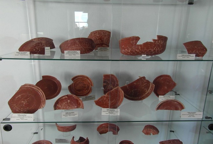 Musée du Camp Romain Usakoa - Poteries - Saint Jean le Vieux