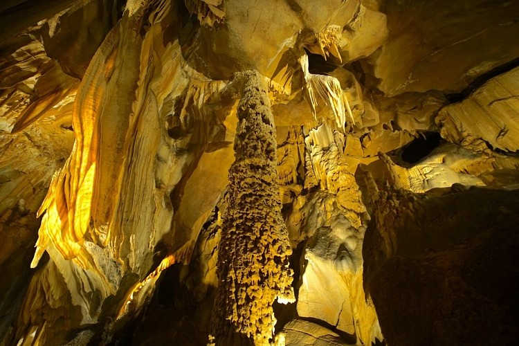 Grottes-d-Isturitz--1-
