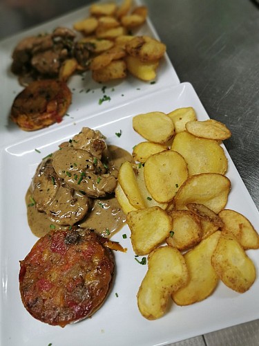 ris de veau, tatin de légumes et ses pétales de chips.._9