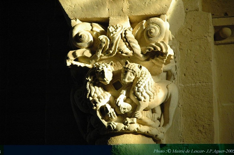 chapiteau lions cathédrale de Lescar