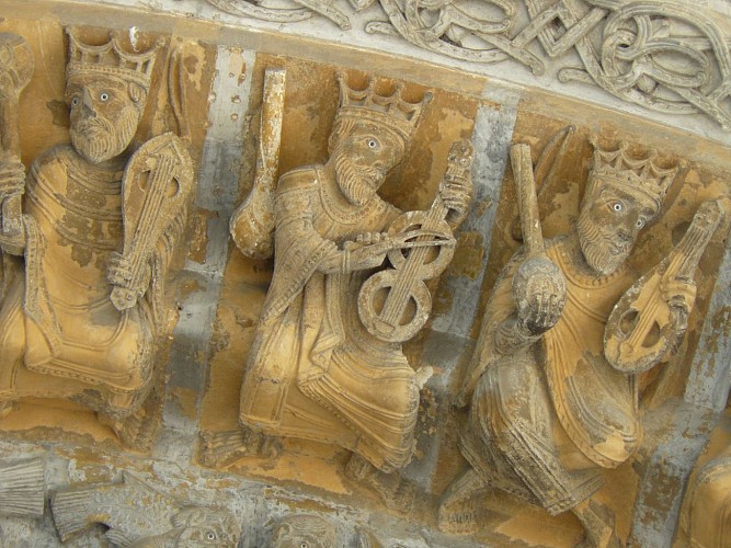 Quartier-Sainte-Marie-Detail-portail-de-la-cathedrale-XXX-OLORON-SAINTE-MARIE-OTHB-DI