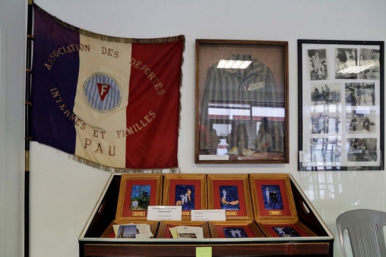 Musee-de-la-resistance-drapeau