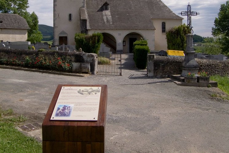 1000 ans d'histoire - face à l'église