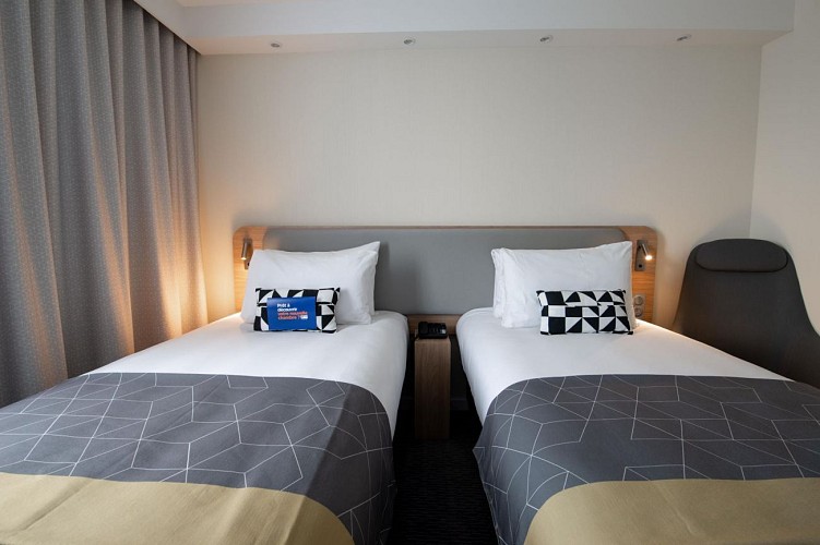 Hôtel Holiday inn 8