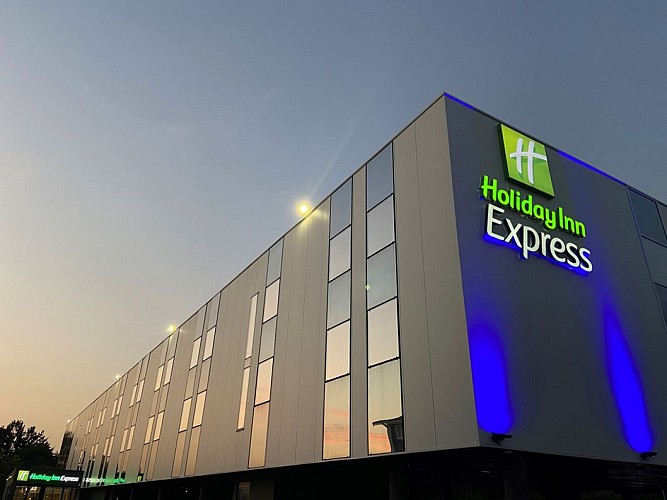 Hôtel Holiday Inn Express  1