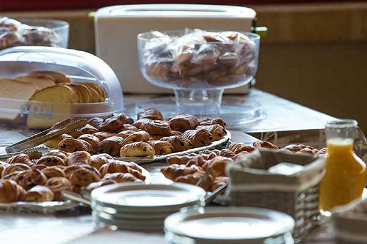 hotel_aliotel_petit_dejeuner