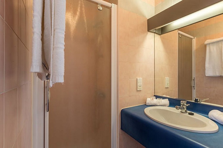 salle_bain_hotel_aliotel_cazere_40