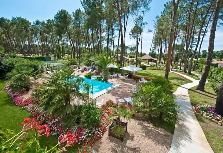 parc-piscine---relais-de-la-poste---coussau