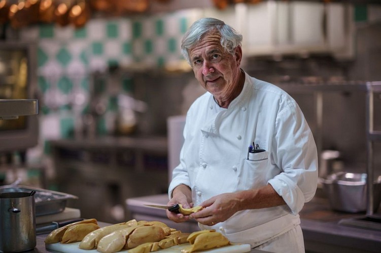 chef_Jean_Coussau_en_cuisine_par_Emmanuel_Lupe
