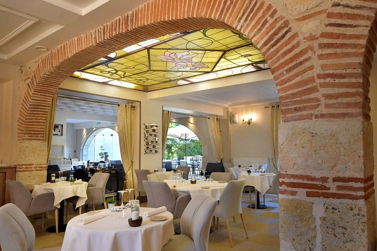 Château Saint-Marcel restaurant