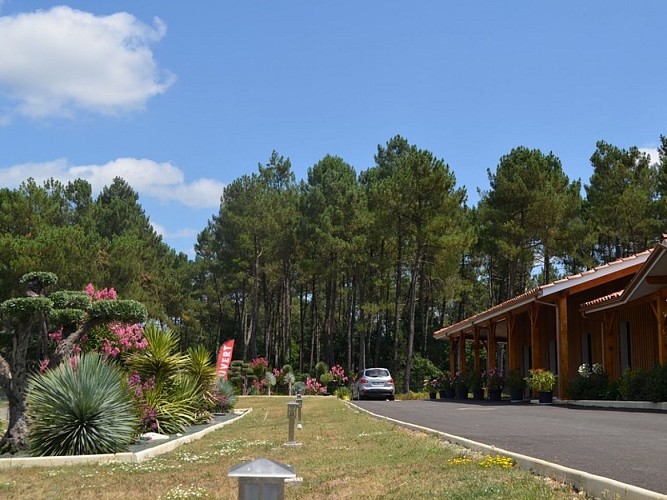 Exterieur-hotel-lac-2