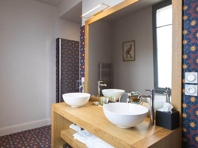 Clos-Castel-Hotel-Chambre-Confort-Terrasse-Douche