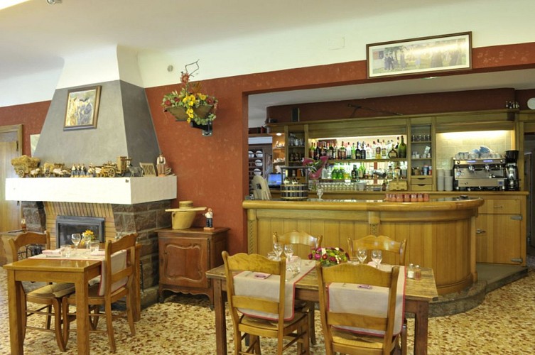 UR-HEGIAN-Salle-de-Restaurant-1