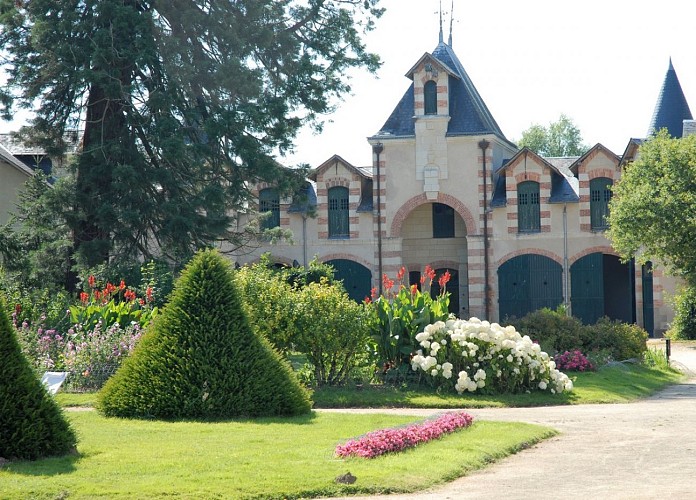 Les écuries et le parterre