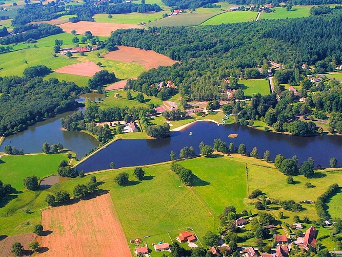 Aire de Camping-cars - Saint-Hilaire-les-Places